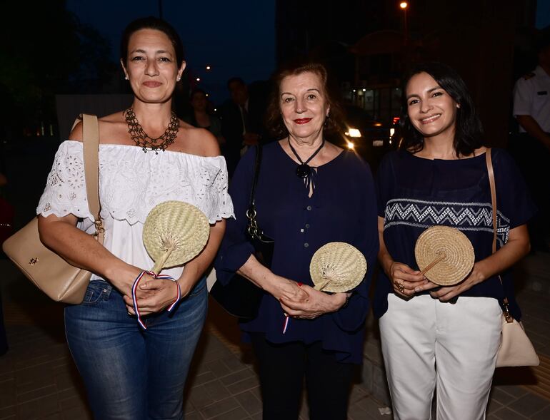 Tatiana Genovese, Mabel Causarano y María Digna González Parini.