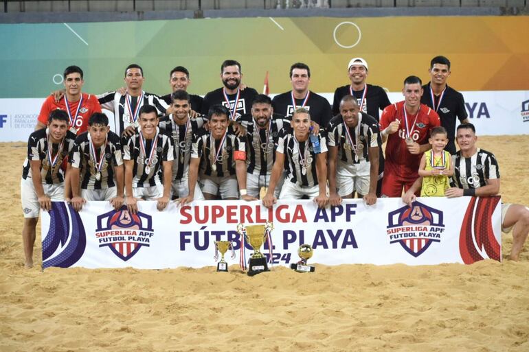 Libertad se perfila como el candidato a llevarse el título del fútbol playa. Ganó las tres etapas.