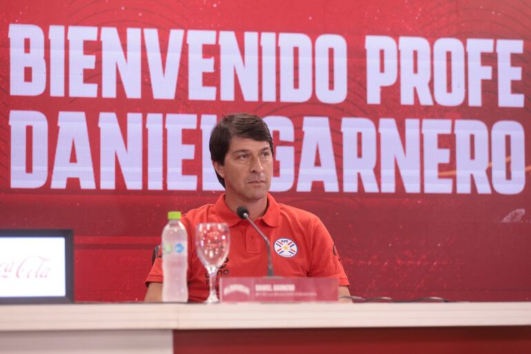 Daniel Garnero, en su presentación oficial como nuevo entrenador de la selección paraguaya.