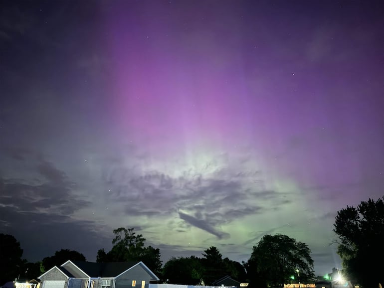 Esta imagen muestra la aurora boreal sobre Ohio, Estados Unidos.
