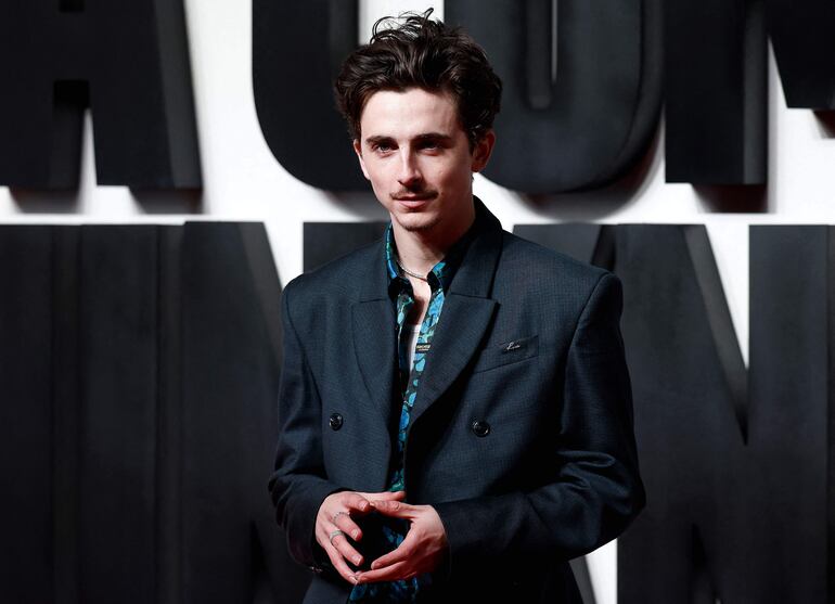 Timothée Chalamet en el estreno de "A Complete Unknown" en París.