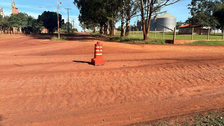 Cruce de Colonia Margarita, lugar donde terminará el asfaltado anunciado  por el Gobierno Paraguayo.
