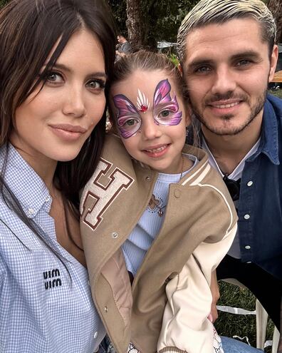 Wanda Nara y Mauro Icardi con la cumpleañera Isabella.