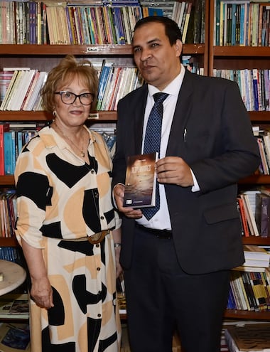 Nilda Díaz directora de Fausto Cultural y Javier Viveros, ministro de la Secretaría de Políticas Lingüísticas.