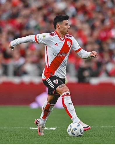 Adam Bareiro tiene la chance de jugar hoy como titular en River Plate.