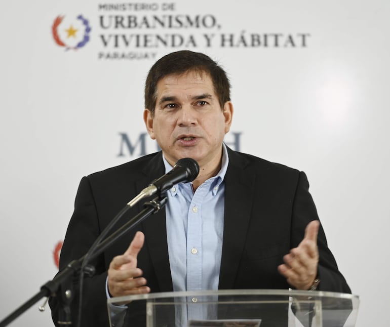 juan Carlos Baruja, ministro de Urbanismo.