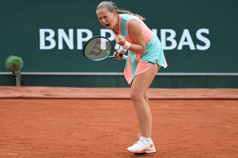 La letona Jelena Ostapenko (26)  también avanzó a 2ª ronda.