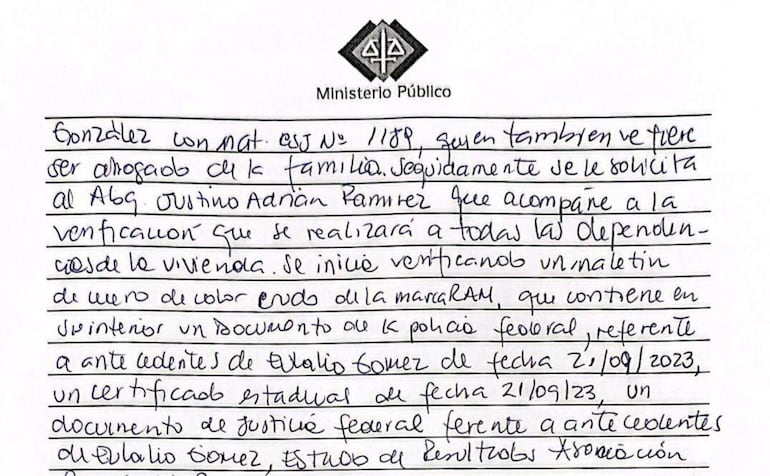  El acta del procedimiento realizada el lunes pasado en la residencia del diputado colorado cartista Eulalio "Lalo"Gomes, donde consta la incautación de un documento de la Policía Federal de Brasil referente a sus antecedentes.