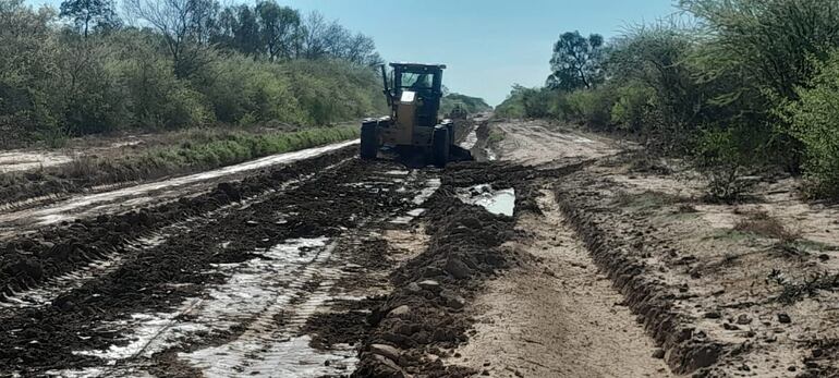 Los trabajos iniciaron en la zona del Pilcomayo y duraron 18 días hasta este fin de semana último avanzando por La Pava, Represa, San Agustín y Pozo Hondo con el mejoramiento de puntos muy críticos.