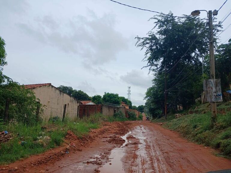 Las calles que se usan como desvío están en pésimo estado y empeoran tras días de lluvias.