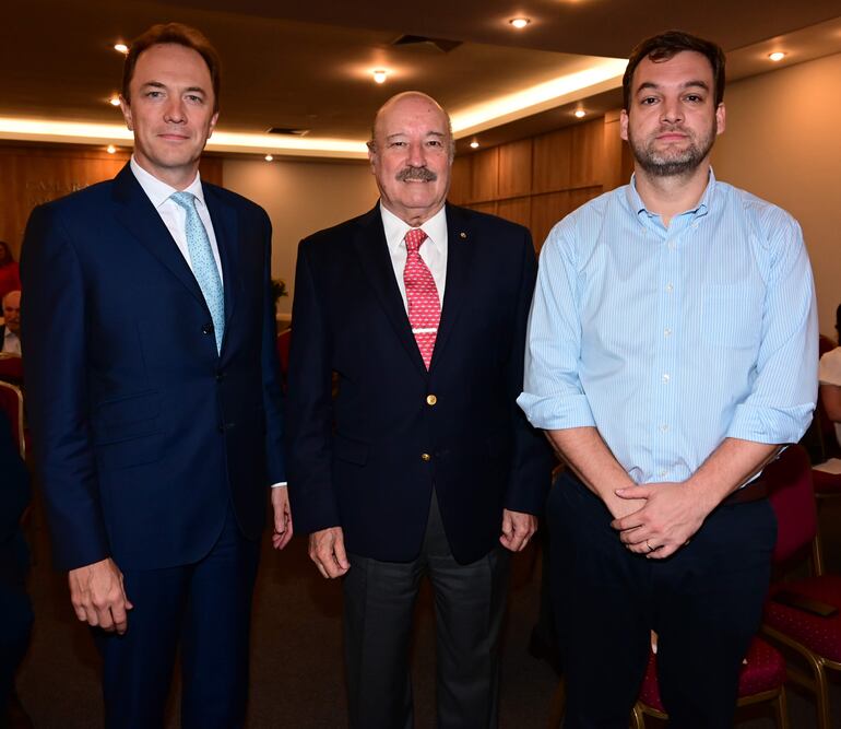 Sebastián Lahaie, Daniel Elicetche y Daniel Burt.