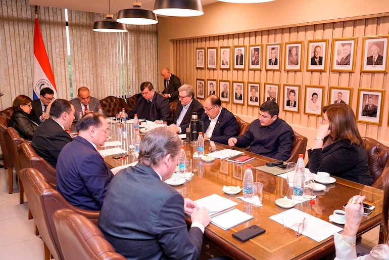 Reunión de Mesa Directiva de la Cámara de Senadores del pasado lunes con los líderes y vicelíderes de bancada.