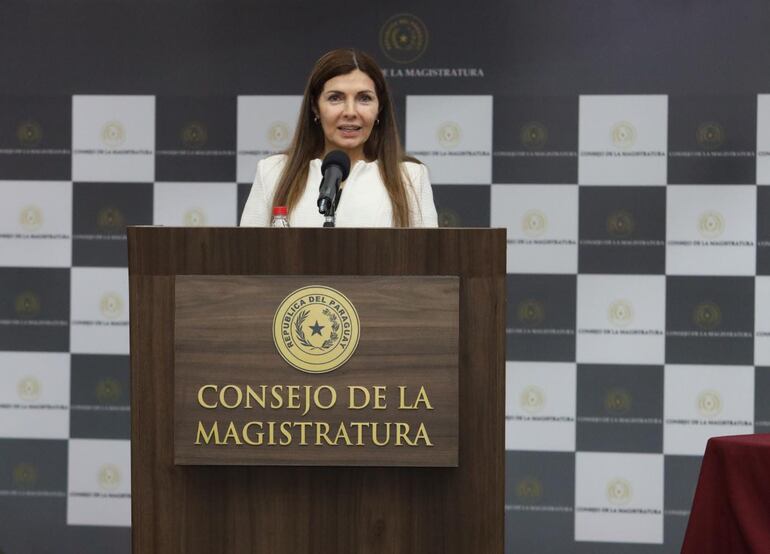 Magister Gisele Zuni Mousques de Filártiga, en la audiencia pública para defensor general.