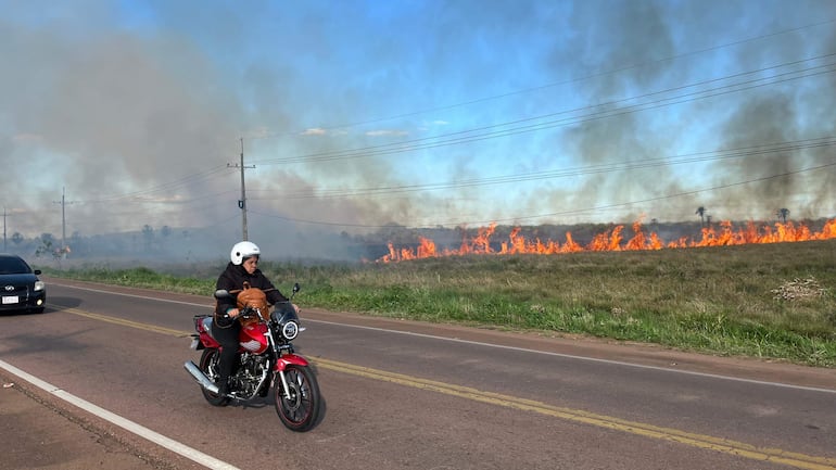 Piden a los automovilistas y motociclistas reducir la velocidad al pasar el puente Caañabé.