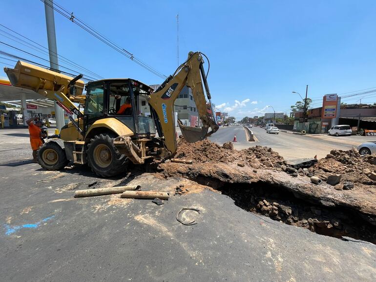 Este es el panorama en la Ruta PY 02 con los trabajos por parte de la Essap.