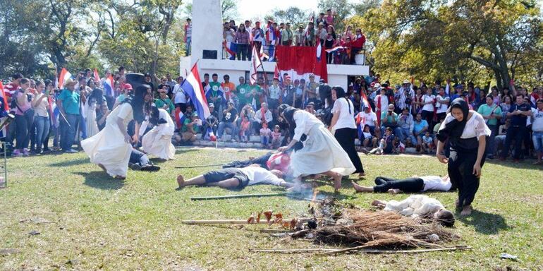 Puesta en escena de la Batalla de Acosta Ñu.