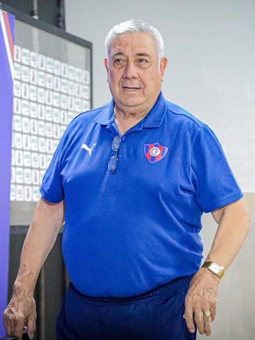 Carlos Jara Saguier (01/11/1950), entrenador de Cerro Porteño.