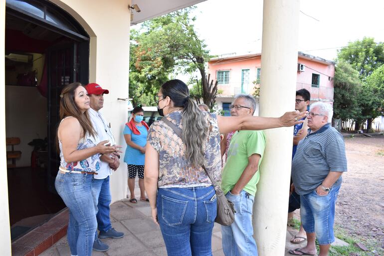 Usuarios de la Essap llegaron en varias ocasiones hasta la oficina de San Antonio para exigir una solución a la falta de agua, pero pese a las promesas no hay indicios de que se vaya a mejorar el servicio.