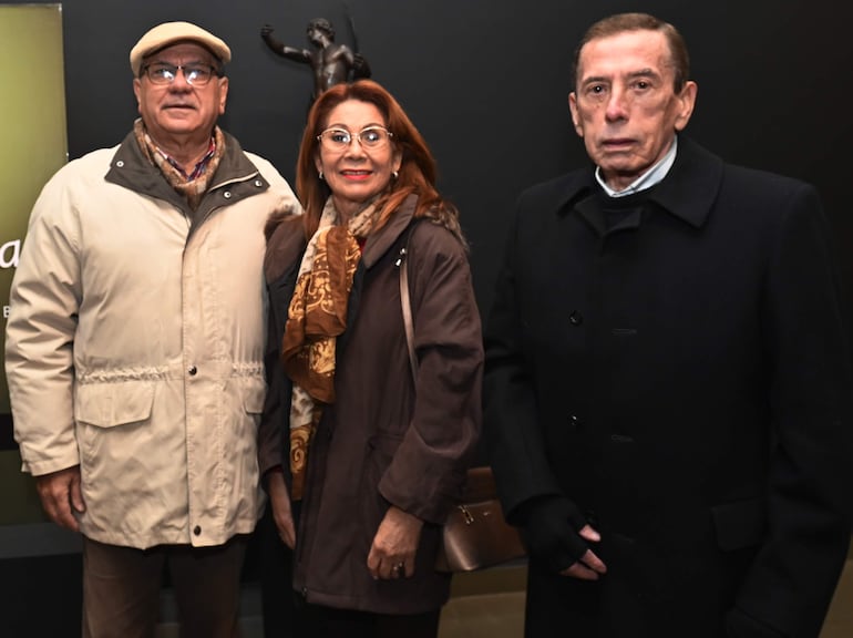 Hermes Gómez Ginare, Norma Cáceres de Gómez y Anthony Chytil.  