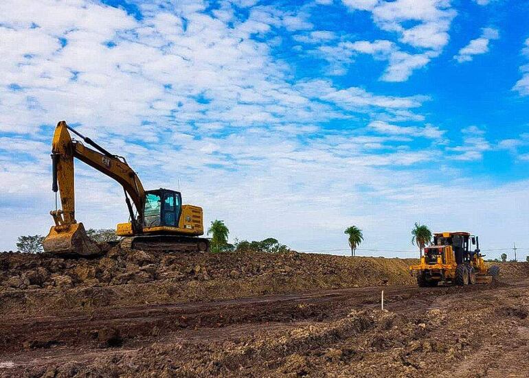 Con tareas de movimiento de suelo avanza el lote 1 del Corredor Agroindustrial de San Pedro.