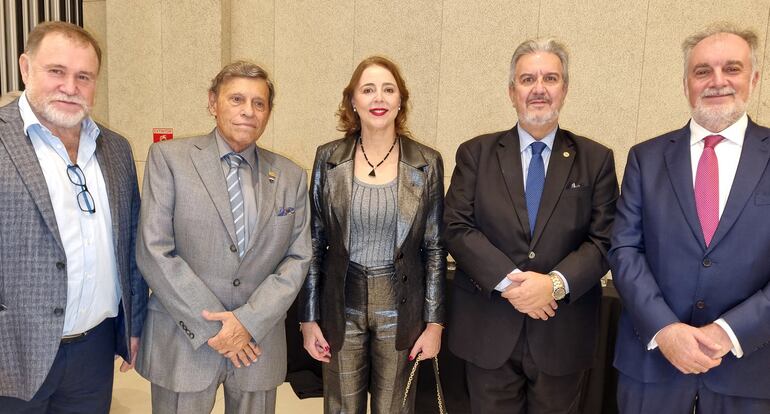 Helmut Schafer, Eduardo Felippo, Nadia Czeraniuk, Enrique Duarte y el embajador de la Unión Europea, Javier Garcia de Viedma.