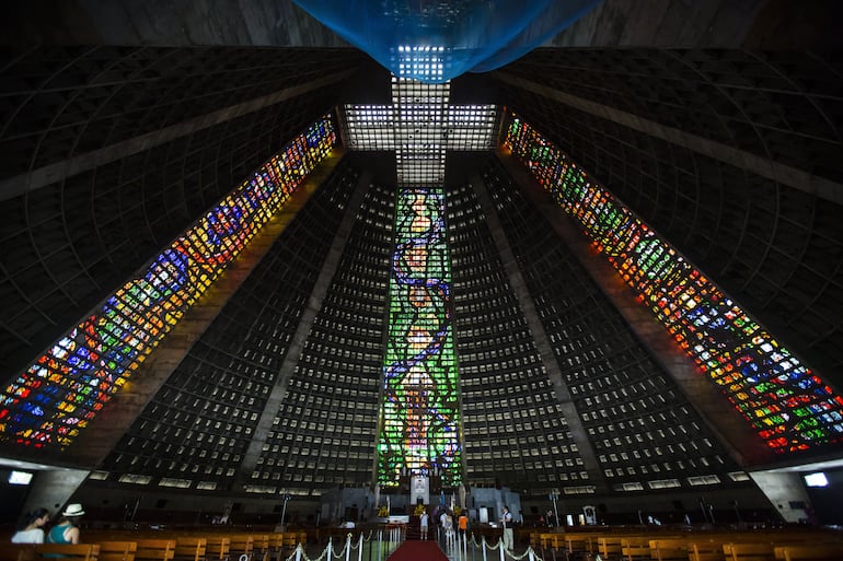 Imagen interior de la Catedral Metropolitana de Río de Janeiro