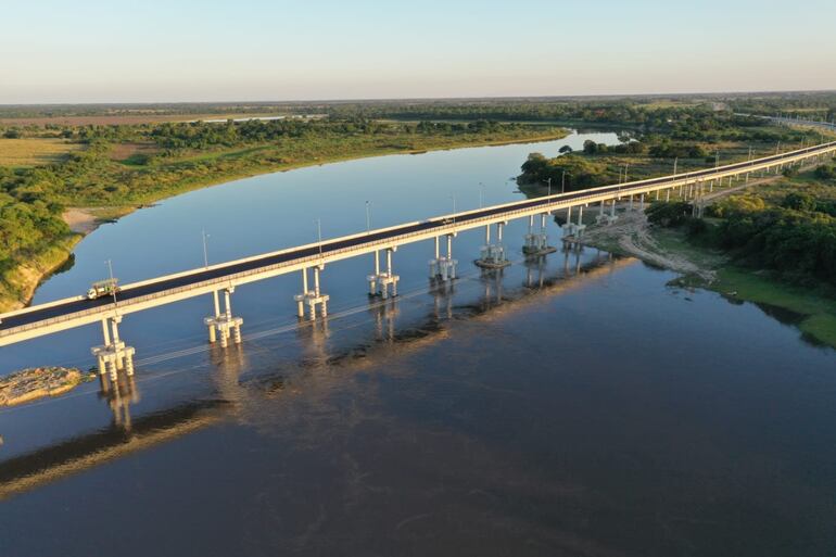 Imagen ilustrativa de un punto del nuevo itinerario de la empresa Ciudad de Pilar. El puente que que está sobre la Ruta PY19