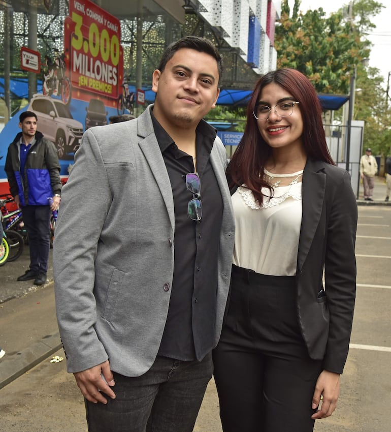 Carlos Ruiz y Cecilia Aquino.