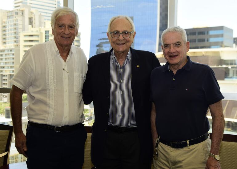 Francisco Benavente, Vladimir Ionescu, y Eduardo Gustale.