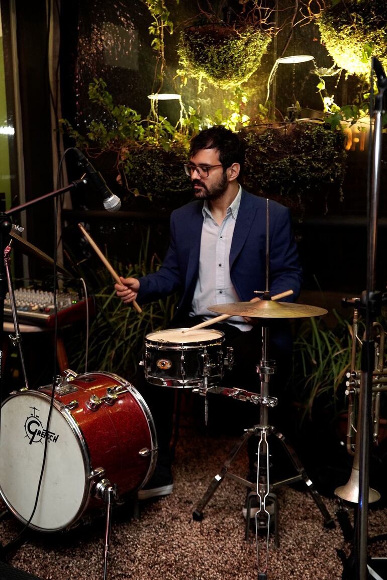 El baterista Seba Ramírez es uno de los invitados de este concierto aniversario. El repertorio incluirá varios arreglos realizados por el músico.