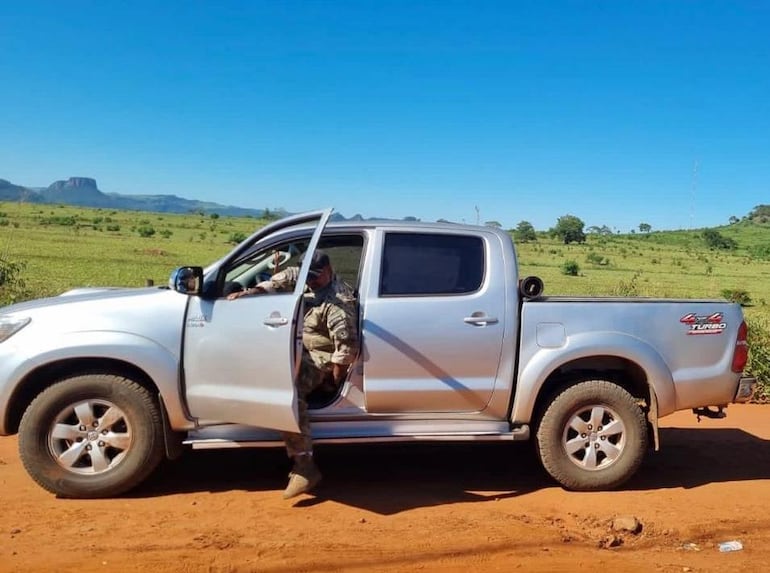 Camioneta Toyota Hilux, incautada durante el procedimiento.