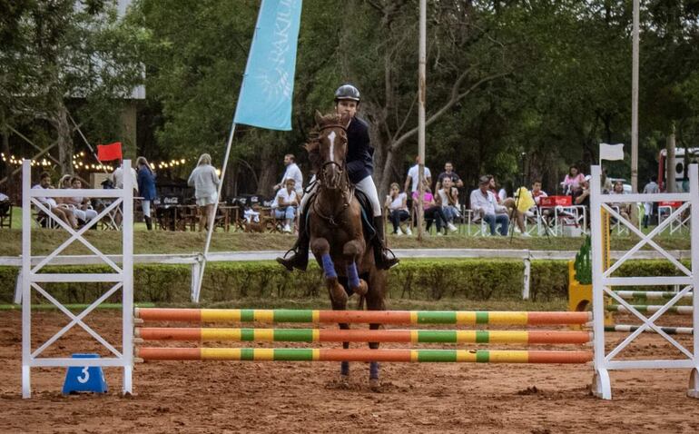 Florencia Wiedemann estará entre los competidores de la categoría 0.70 metro, en la Tercera Fecha del Ranking, en el Club Hípico.