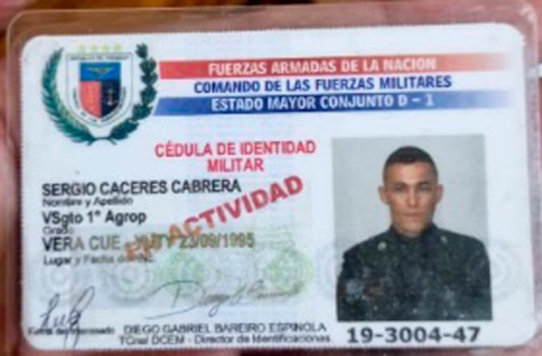 El personal militar presta servicios en el Comando del Ejército.