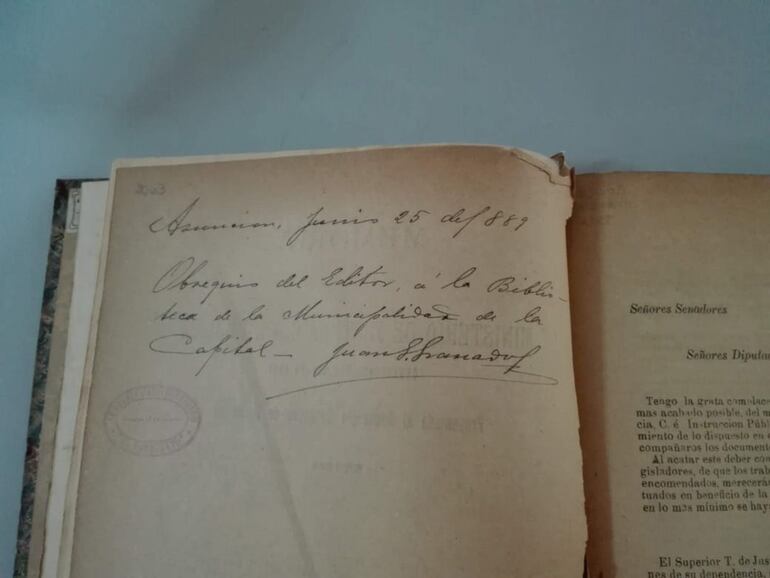 Las obras de aquella primera biblioteca de 1875 pasaron a formar parte del acervo de la Biblioteca Nacional cuando se creó en 1877.