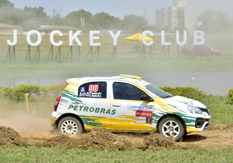 “Beto” Ramírez con el Toyota Etios fue el mejor de la RC4C.