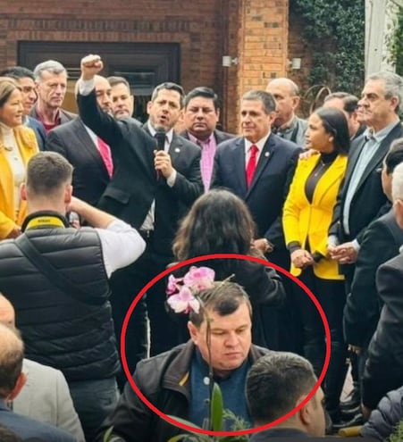 Dionisio Amarilla en primera fila durante el festejo de cumpleaños de Horacio Cartes.