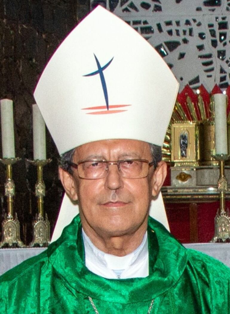 Mons. Pedro Collar Noguera, obispo.