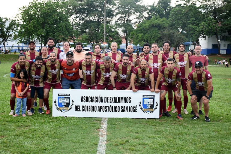 Plantel del FC2007, campéon del Clausura de la Asociación de Exalumnos del Apostólico San José.