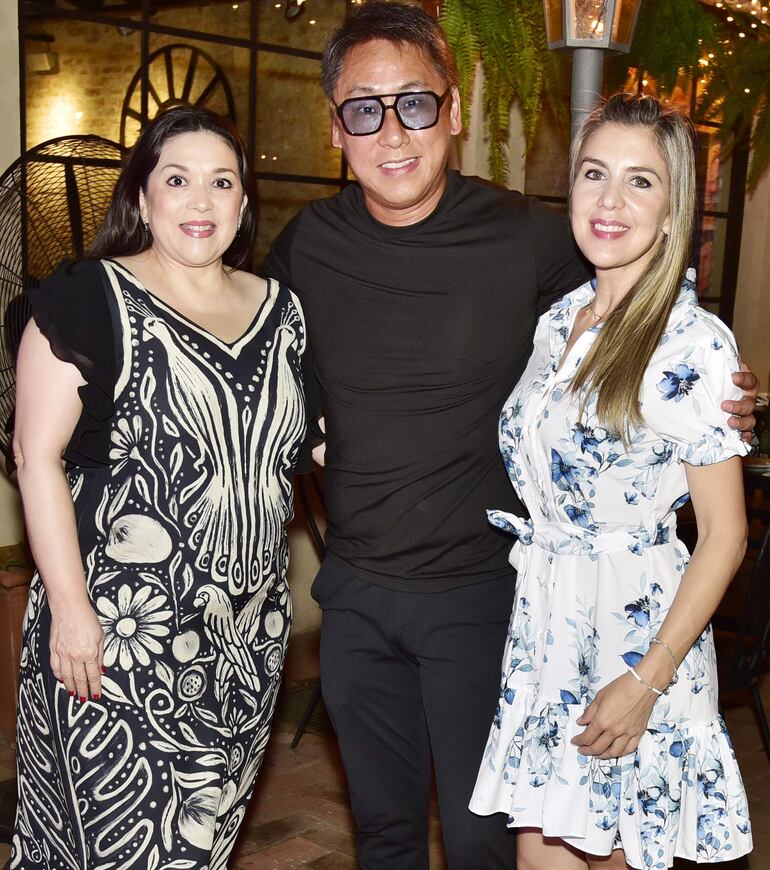 Carolina Zárate, Daniel Park y Lourdes Sánchez.