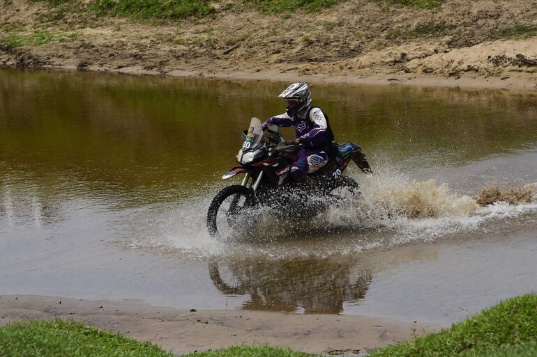 Enrique Petruk (Kenton Canyon) se adjudicó nuevamente el primer lugar del podio entre las Motos GN hasta 250 cc.