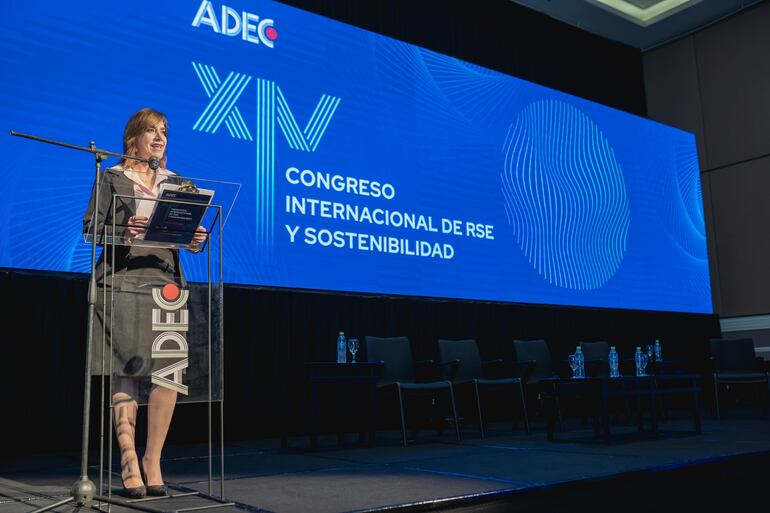 Gloria Ayala Person, presidenta de la ADEC.