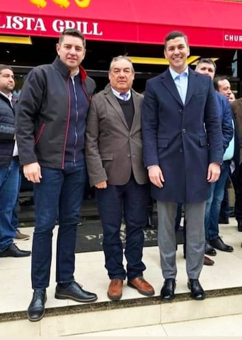 Pedro Alliana, Eulalio “Lalo” Gomes y Santiago Peña. Fotografía enviada por Alexandre Rodrigues a su padre.