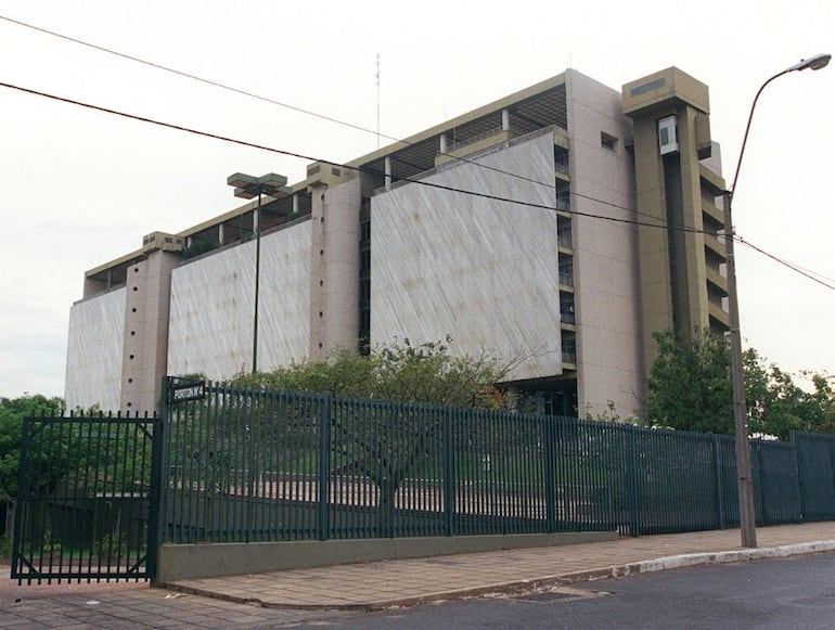 Fachada del Banco Central del Paraguay (BCP).