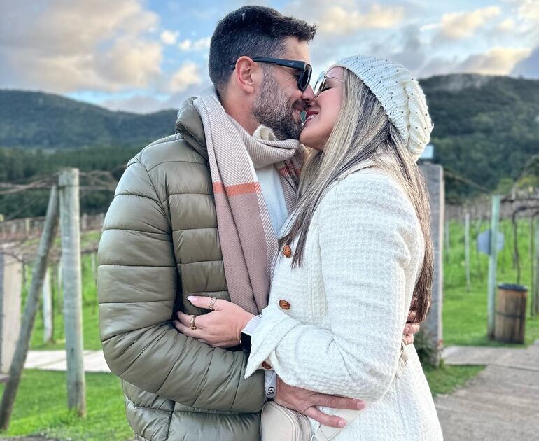 ¡Seis años de casados! Magalí Páez y Patricio Escobar celebran su amor en Gramado, Brasil.