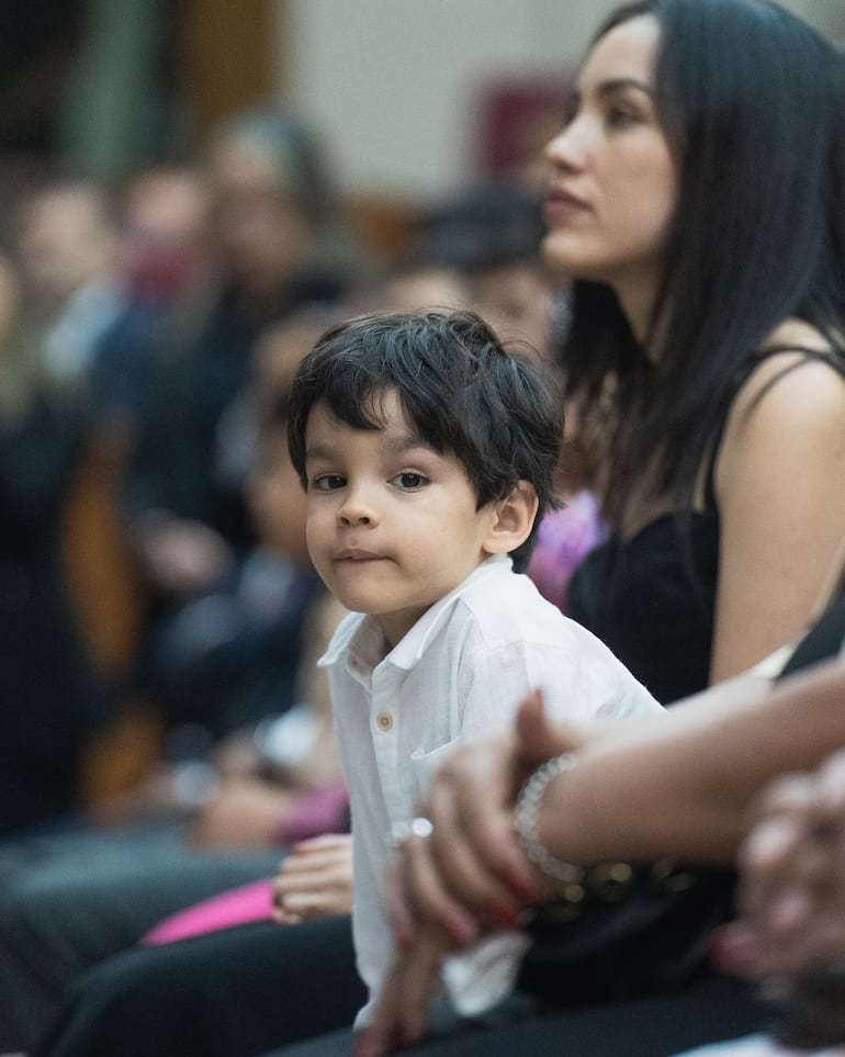 El tierno Lucca también estuvo presente en la ceremonia durante la cual papá Gustavo Gómez recibió el premio Arsenio Erico. (Instagram/Jazmín Torres)