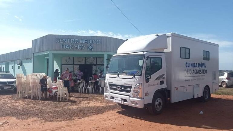 La clínica móvil, en su primera atención, llegó al distrito de Itakyry.