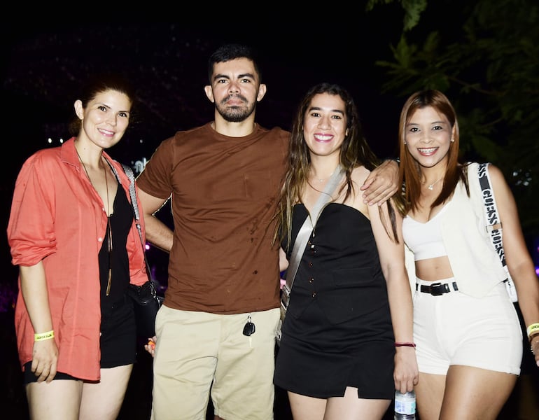 María Alejandra Alvarenga, César Morán, Dahiana Navarro y Noelia Maldonado.