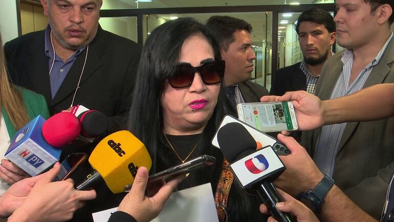 Norma Aquino Luraghi, más conocida como Yamy Nal, senadora electa del Partido Cruzada Nacional, anunció que abandona ese partido.