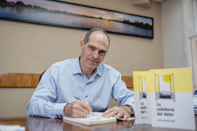 El empresario Jorge Mendelzon presentará hoy su libro "La sabiduría del dolor", inspirado en sus propias vivencias.