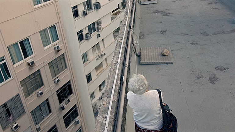 Escena del documental "Carta a un viejo master" con el que Paz Encina compite en La Habana.